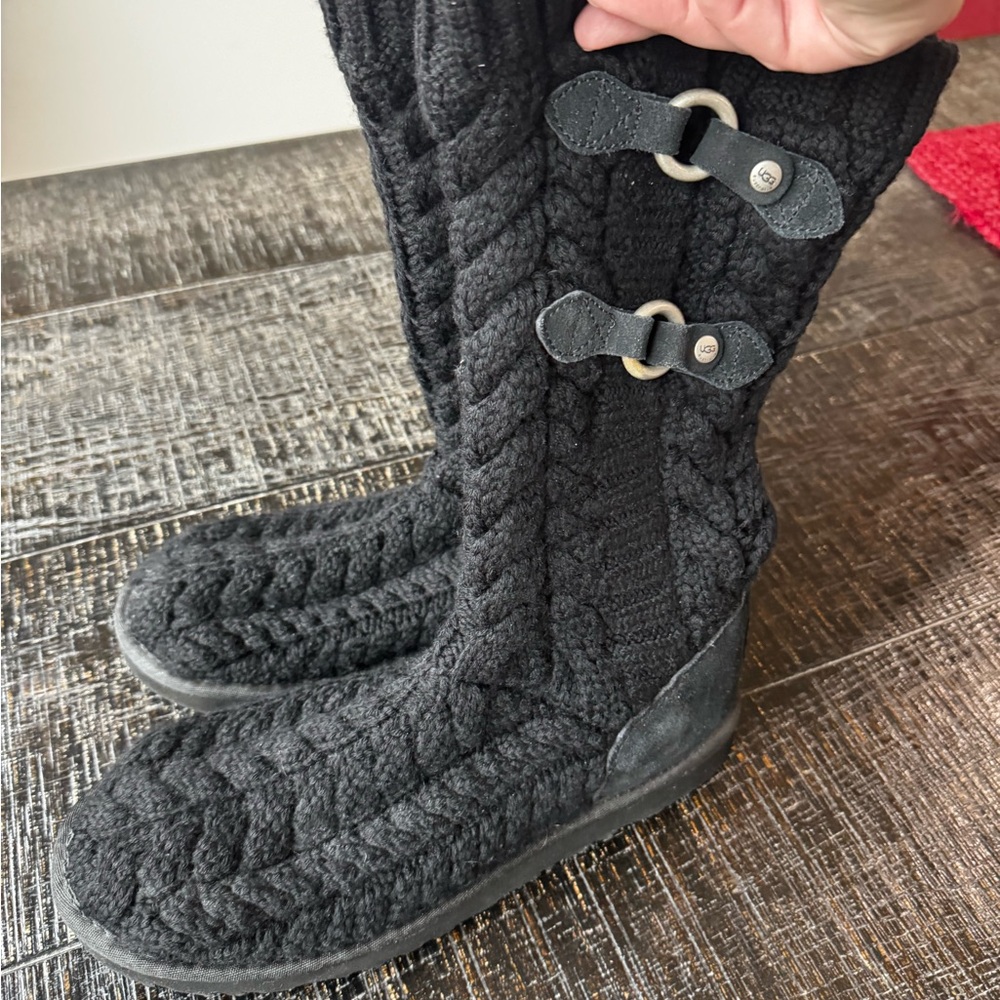 ❤️ UGG Tularosa Route Sweater Knit Boot Black 10 EUC Retail $130!! ❤️